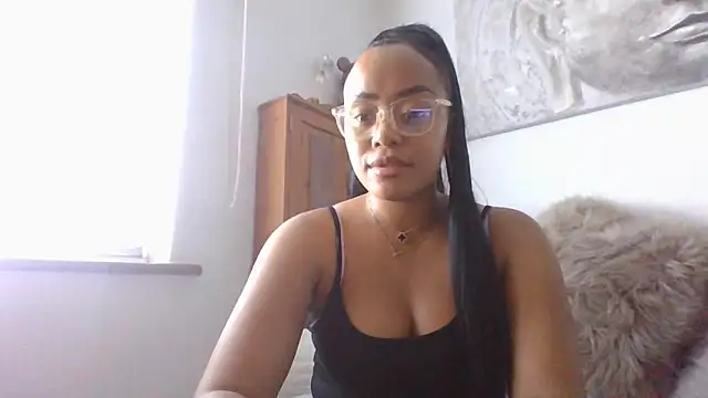 Snapshot of ArianaMaee chatting on 09/09/25, 01:54 ArianaMaee online show from 09/09/25, 01:54