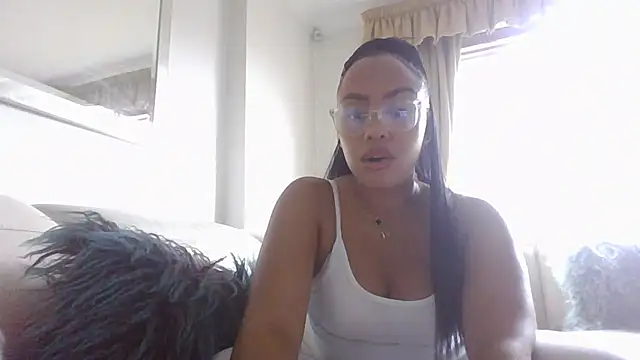 Snapshot of ArianaMaee chatting on 09/10/25, 01:00 ArianaMaee online show from 09/10/25, 01:00