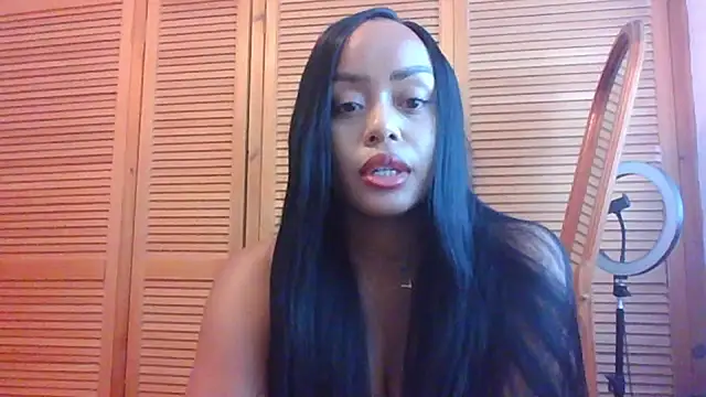 Snapshot of ArianaMaee chatting on 09/11/25, 01:44 ArianaMaee online show from 09/11/25, 01:44