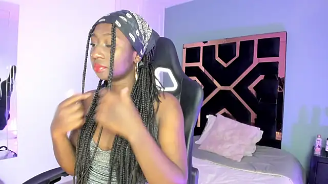 Madison Monroe  online show from 09/18/25, 11:23