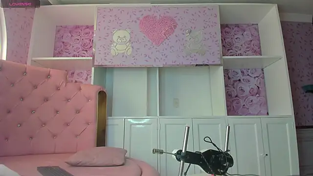 Teffy Cute  online show from 10/13/25, 03:12