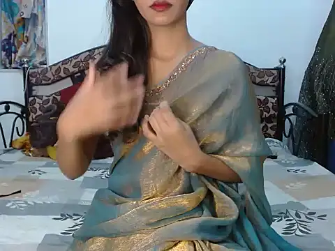 Snapshot of Drive_girl chatting on 10/19/25, 05:24 Drive girl online show from 10/19/25, 05:24