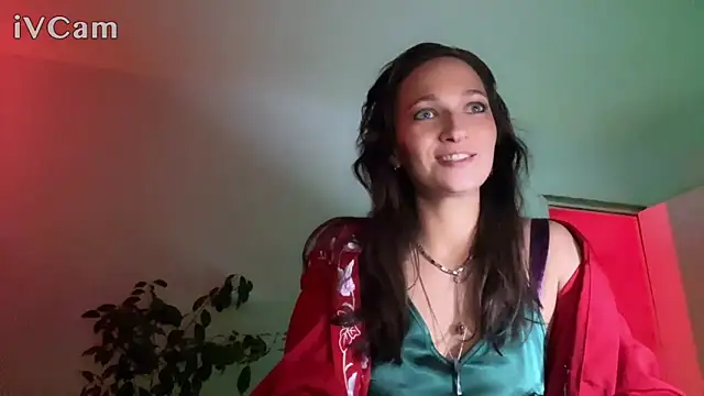 Snapshot of Feela_soula chatting on 09/21/25, 07:15 Feela soula online show from 09/21/25, 07:15