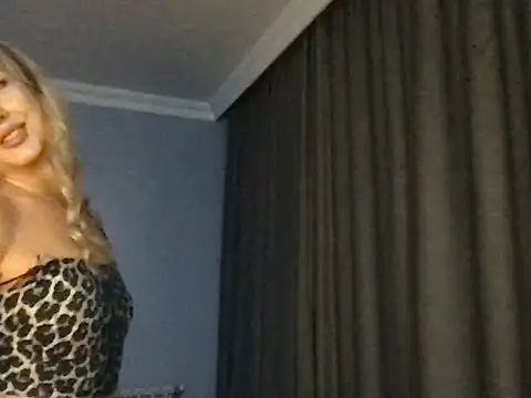 Snapshot of Pyrelissa chatting on 12/02/25, 04:57 Pyrelissa online show from 12/02/25, 04:57