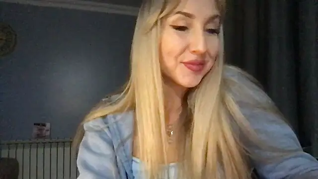 Snapshot of Pyrelissa chatting on 12/13/25, 07:53 Pyrelissa online show from 12/13/25, 07:53