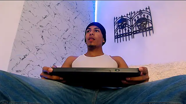 lorian vikel online show from 10/19/25, 10:21