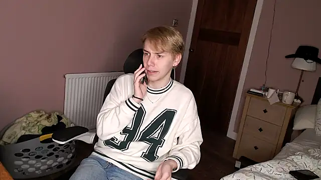 scottishtwink01 online show from 09/24/25, 12:52