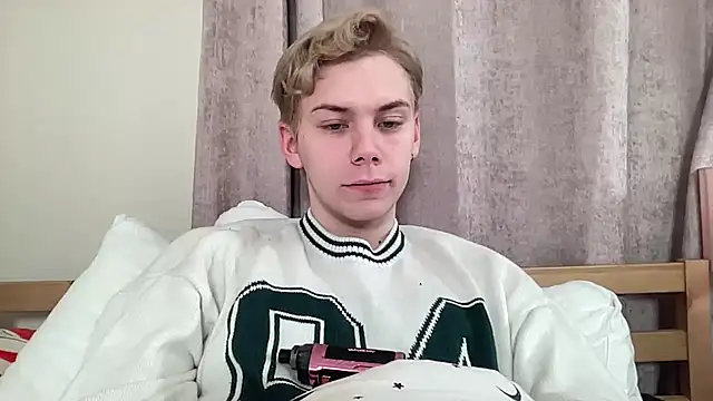 scottishtwink01 online show from 10/16/25, 10:22