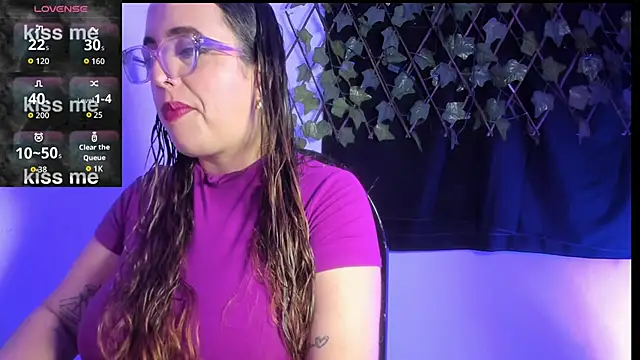 Snapshot of SussanMillerr_ chatting on 09/15/25, 01:27 SussanMillerr  online show from 09/15/25, 01:27