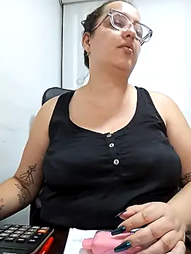 Snapshot of SussanMillerr_ chatting on 09/26/25, 10:58 SussanMillerr  online show from 09/26/25, 10:58