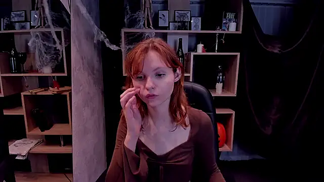 Snapshot of AlisHanson chatting on 11/04/25, 03:00 AlisHanson online show from 11/04/25, 03:00