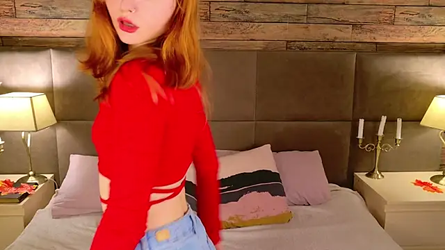 Snapshot of AlisHanson chatting on 11/18/25, 07:40 AlisHanson online show from 11/18/25, 07:40