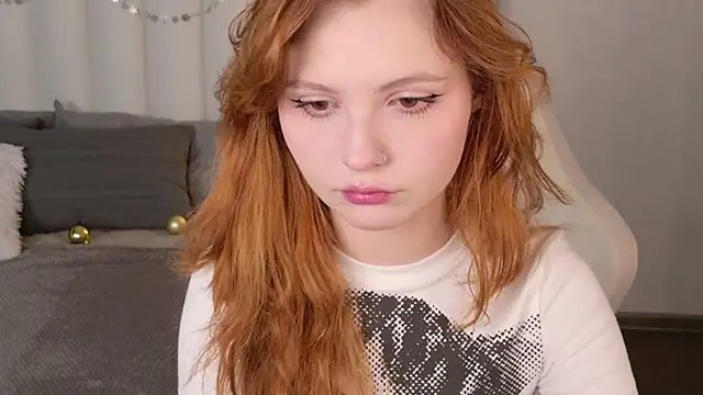 Snapshot of AlisHanson chatting on 12/15/25, 08:07 AlisHanson online show from 12/15/25, 08:07