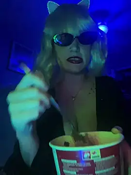 ElyzaJaymess online show from 09/10/25, 12:43