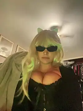 ElyzaJaymess online show from 09/11/25, 12:11