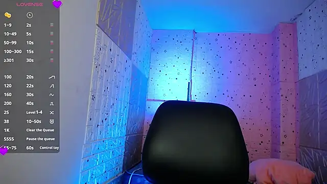 Snapshot of emmydurant chatting on 11/25/25, 08:25 emmydurant online show from 11/25/25, 08:25