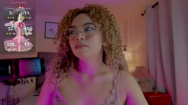 Snapshot of OxanaFedorova1- chatting on 11/28/25, 09:39 OxanaFedorova1- online show from 11/28/25, 09:39