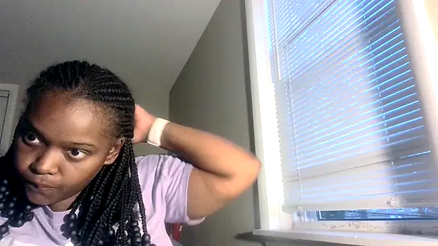 ladypooh000 online show from 09/19/25, 10:38