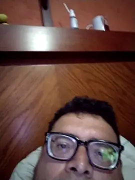 Snapshot of Santiagoqro85 chatting on 09/22/25, 01:35 Santiagoqro85 online show from 09/22/25, 01:35