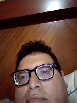 Snapshot of Santiagoqro85 chatting on 10/04/25, 12:36 Santiagoqro85 online show from 10/04/25, 12:36