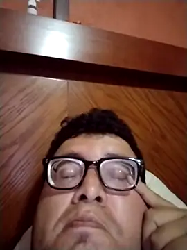 Snapshot of Santiagoqro85 chatting on 10/10/25, 12:48 Santiagoqro85 online show from 10/10/25, 12:48