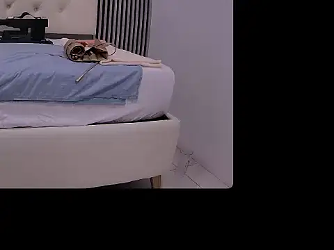 Snapshot of lia_carters chatting on 09/27/25, 02:05 lia carters online show from 09/27/25, 02:05