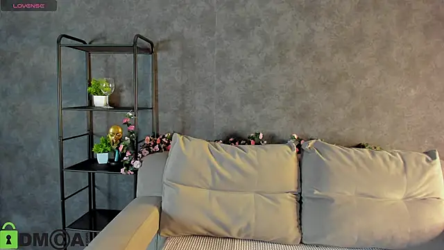 Snapshot of Raybe-Vins chatting on 10/28/25, 05:26 Raybe-Vins online show from 10/28/25, 05:26