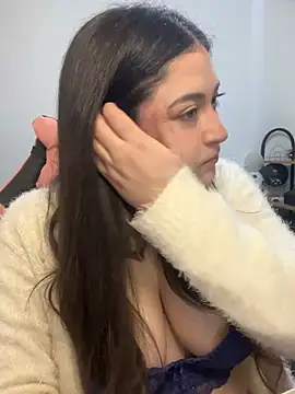 valentinauwu online show from 07/04/26, 12:50