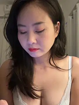 Snapshot of wly2028 chatting on 10/30/25, 01:01 wly2028 online show from 10/30/25, 01:01