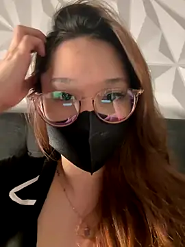Snapshot of vy_nguyen99 chatting on 09/14/25, 06:45 vy nguyen99 online show from 09/14/25, 06:45