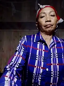 Snapshot of -Xuka-200 chatting on 11/03/25, 11:00 -Xuka-200 online show from 11/03/25, 11:00