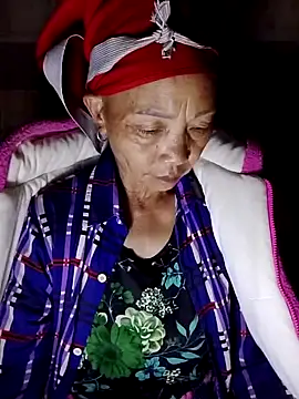 Snapshot of -Xuka-200 chatting on 11/03/25, 11:04 -Xuka-200 online show from 11/03/25, 11:04