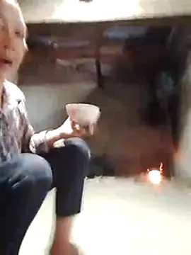 Snapshot of -Xuka-200 chatting on 11/05/25, 06:35 -Xuka-200 online show from 11/05/25, 06:35