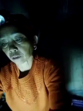 Snapshot of -Xuka-200 chatting on 11/06/25, 11:11 -Xuka-200 online show from 11/06/25, 11:11