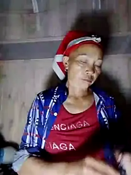 Snapshot of -Xuka-200 chatting on 11/08/25, 12:27 -Xuka-200 online show from 11/08/25, 12:27