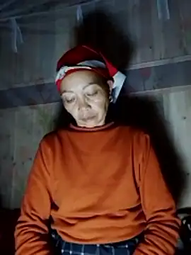 Snapshot of -Xuka-200 chatting on 11/14/25, 12:48 -Xuka-200 online show from 11/14/25, 12:48