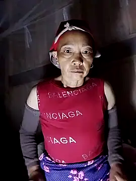 Snapshot of -Xuka-200 chatting on 11/17/25, 11:54 -Xuka-200 online show from 11/17/25, 11:54