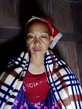 Snapshot of -Xuka-200 chatting on 11/18/25, 11:58 -Xuka-200 online show from 11/18/25, 11:58