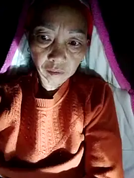 Snapshot of -Xuka-200 chatting on 11/19/25, 09:26 -Xuka-200 online show from 11/19/25, 09:26