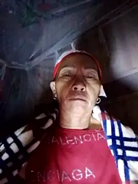 Snapshot of -Xuka-200 chatting on 11/21/25, 11:03 -Xuka-200 online show from 11/21/25, 11:03