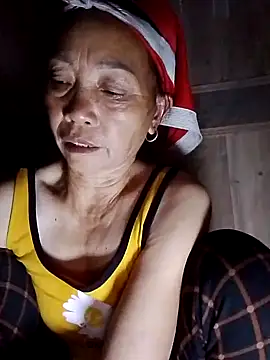 Snapshot of -Xuka-200 chatting on 11/23/25, 10:15 -Xuka-200 online show from 11/23/25, 10:15