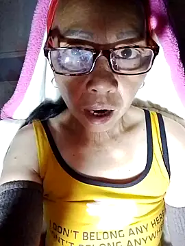 Snapshot of -Xuka-200 chatting on 11/24/25, 10:31 -Xuka-200 online show from 11/24/25, 10:31