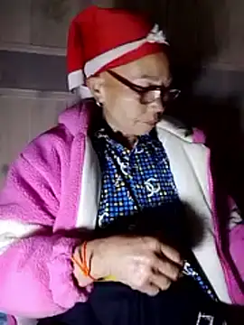 Snapshot of -Xuka-200 chatting on 11/27/25, 01:24 -Xuka-200 online show from 11/27/25, 01:24