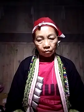 Snapshot of -Xuka-200 chatting on 12/14/25, 11:26 -Xuka-200 online show from 12/14/25, 11:26