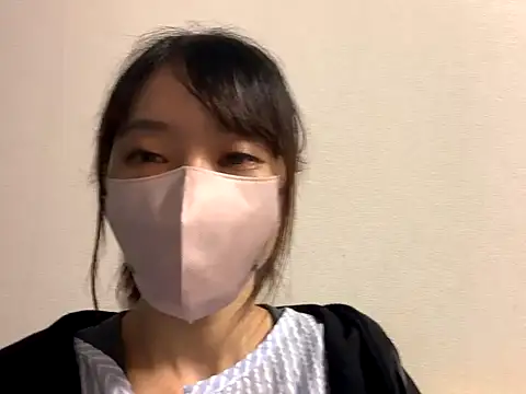 Snapshot of ituki_0415 chatting on 10/19/25, 05:46 ituki 0415 online show from 10/19/25, 05:46