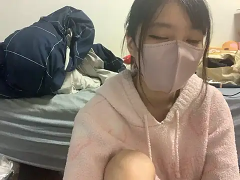 Snapshot of ituki_0415 chatting on 11/11/25, 05:13 ituki 0415 online show from 11/11/25, 05:13