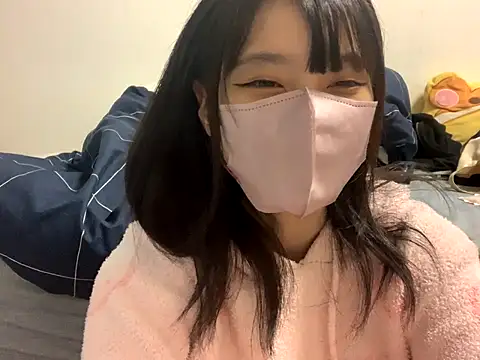 Snapshot of ituki_0415 chatting on 11/14/25, 05:11 ituki 0415 online show from 11/14/25, 05:11