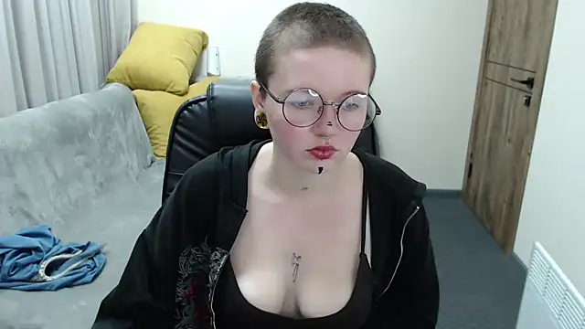 Nika Snow online show from 10/13/25, 08:03