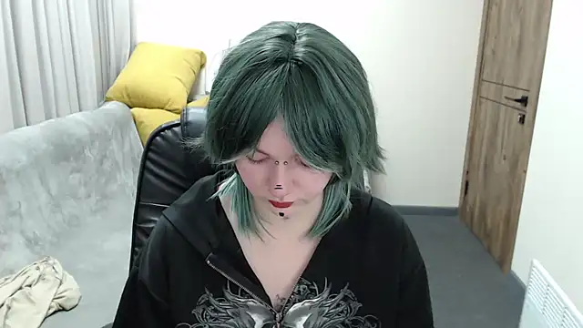 Nika Snow online show from 10/17/25, 08:06