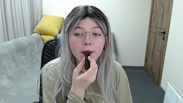 Nika Snow online show from 10/19/25, 08:04